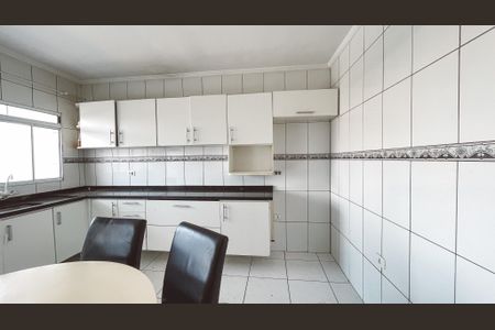 Casa à venda com 240m², 3 quartos e 4 vagas Casa à venda com 240m², 3 quartos e 4 vagasCozinha