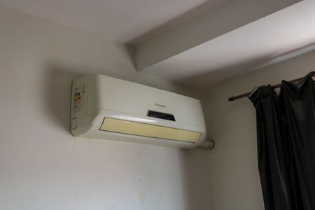 Sala de casa à venda com 1 quarto, 650m² em Del Castilho, Rio de Janeiro