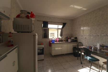 Casa à venda com 250m², 5 quartos e 2 vagas Casa à venda com 250m², 5 quartos e 2 vagasCozinha 3