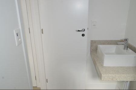 Apartamento à venda com 81m², 2 quartos e 2 vagasBanheiro da Suíte 2