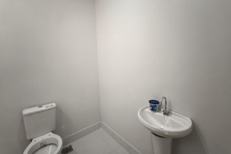 Casa para alugar com 148m², 3 quartos e 2 vagas Casa para alugar com 148m², 3 quartos e 2 vagasBanheiro Social