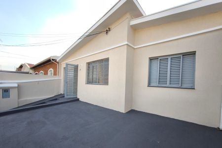 Casa para alugar com 148m², 3 quartos e 2 vagas Casa para alugar com 148m², 3 quartos e 2 vagasQuintal - Garagem