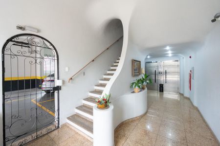 Apartamento à venda com 78m², 3 quartos e 2 vagas Apartamento à venda com 78m², 3 quartos e 2 vagasHall de Entrada