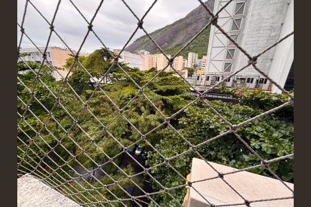 Apartamento à venda com 90m², 2 quartos e 1 vagaSala - vista