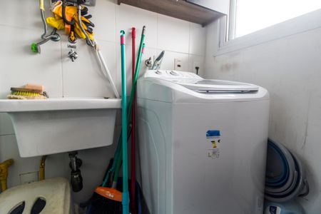 Apartamento à venda com 74m², 3 quartos e 2 vagas Apartamento à venda com 74m², 3 quartos e 2 vagasÁrea de Serviço