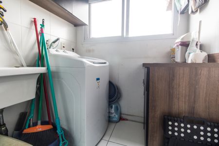 Apartamento à venda com 74m², 3 quartos e 2 vagas Apartamento à venda com 74m², 3 quartos e 2 vagasÁrea de Serviço