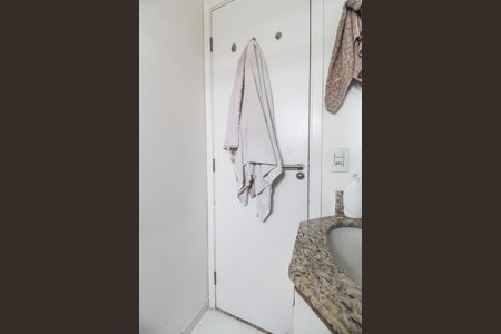 Apartamento à venda com 74m², 3 quartos e 2 vagas Apartamento à venda com 74m², 3 quartos e 2 vagasBanheiro 2