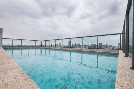 Studio para alugar com 26m², 1 quarto e sem vaga Studio para alugar com 26m², 1 quarto e sem vagaPiscina