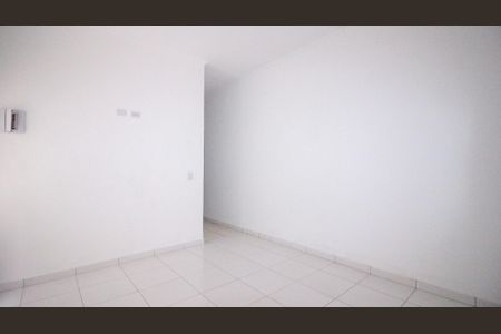 Sala de casa para alugar com 2 quartos, 63m² em Jardim Tango, São Paulo