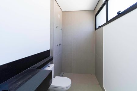 Casa de condomínio à venda com 600m², 3 quartos e 3 vagas Casa de condomínio à venda com 600m², 3 quartos e 3 vagasBanheiro da Suíte 1