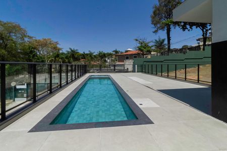 Casa de condomínio à venda com 600m², 3 quartos e 3 vagas Casa de condomínio à venda com 600m², 3 quartos e 3 vagasÁrea comum - Piscina