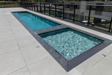 Casa de condomínio à venda com 600m², 3 quartos e 3 vagas Casa de condomínio à venda com 600m², 3 quartos e 3 vagasÁrea comum - Piscina