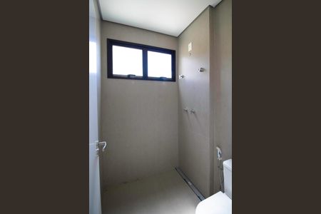 Casa de condomínio à venda com 600m², 3 quartos e 3 vagas Casa de condomínio à venda com 600m², 3 quartos e 3 vagasBanheiro das Semi Suíte 1 e 2