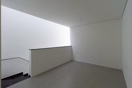 Casa de condomínio à venda com 600m², 3 quartos e 3 vagas Casa de condomínio à venda com 600m², 3 quartos e 3 vagasSala 2