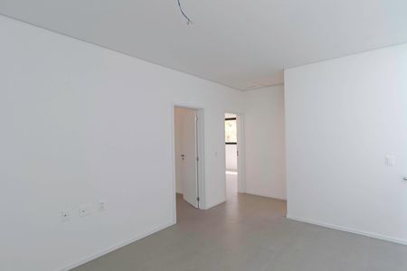 Casa de condomínio à venda com 600m², 3 quartos e 3 vagas Casa de condomínio à venda com 600m², 3 quartos e 3 vagasSala 2