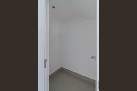 Casa de condomínio à venda com 600m², 3 quartos e 3 vagas Casa de condomínio à venda com 600m², 3 quartos e 3 vagasDespensa