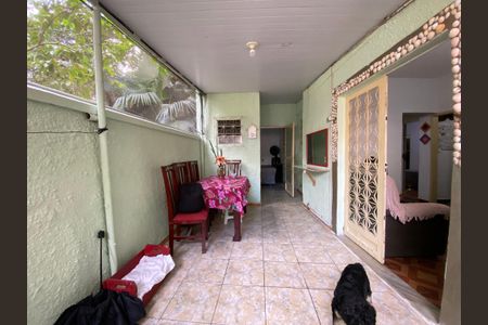 Casa de condomínio à venda com 110m², 4 quartos e 1 vaga Casa de condomínio à venda com 110m², 4 quartos e 1 vagaVaranda