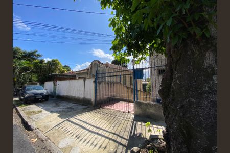 Casa de condomínio à venda com 110m², 4 quartos e 1 vaga Casa de condomínio à venda com 110m², 4 quartos e 1 vagaFachada