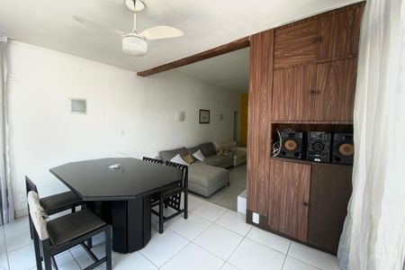 Apartamento à venda com 240m², 3 quartos e sem vaga Apartamento à venda com 240m², 3 quartos e sem vagaSala