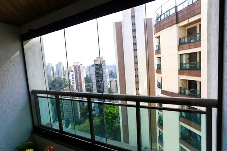 Apartamento à venda com 245m², 4 quartos e 4 vagasVaranda Suíte 2