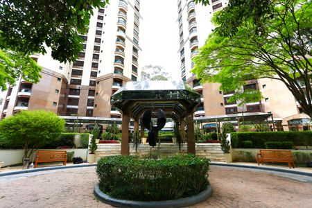 Apartamento à venda com 245m², 4 quartos e 4 vagasFachada