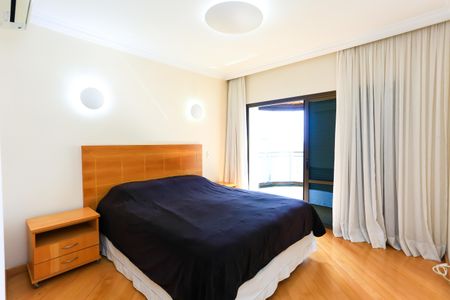 Apartamento à venda com 245m², 4 quartos e 4 vagasSuíte 4