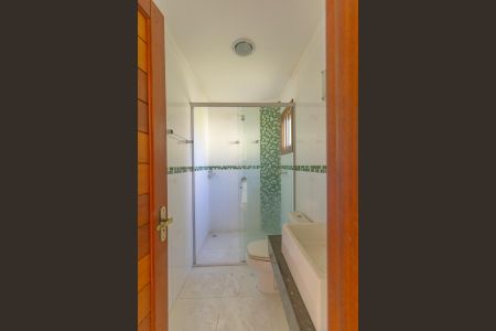 Casa à venda com 300m², 4 quartos e 2 vagas Casa à venda com 300m², 4 quartos e 2 vagasBanheiro Social