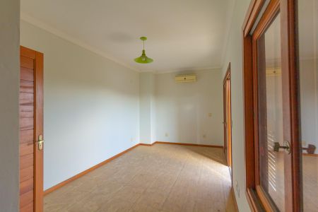 Casa à venda com 300m², 4 quartos e 2 vagas Casa à venda com 300m², 4 quartos e 2 vagasQuarto 2