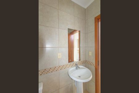 Casa à venda com 300m², 4 quartos e 2 vagas Casa à venda com 300m², 4 quartos e 2 vagasLavabo 3