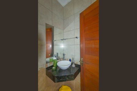 Casa à venda com 300m², 4 quartos e 2 vagas Casa à venda com 300m², 4 quartos e 2 vagasLavabo 1