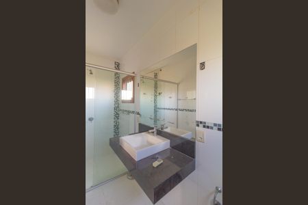 Casa à venda com 300m², 4 quartos e 2 vagas Casa à venda com 300m², 4 quartos e 2 vagasBanheiro da Suíte