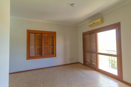 Casa à venda com 300m², 4 quartos e 2 vagas Casa à venda com 300m², 4 quartos e 2 vagasSuíte