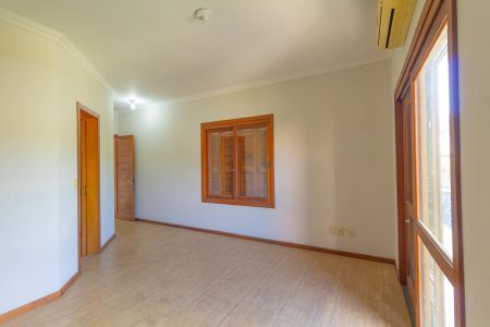 Casa à venda com 300m², 4 quartos e 2 vagas Casa à venda com 300m², 4 quartos e 2 vagasSuíte