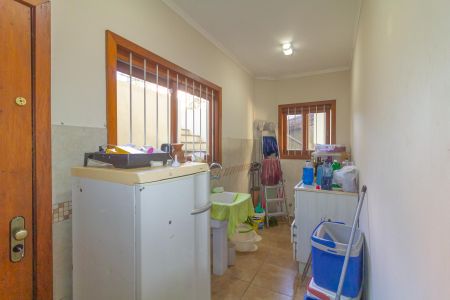 Casa à venda com 300m², 4 quartos e 2 vagas Casa à venda com 300m², 4 quartos e 2 vagasÁrea de Serviço