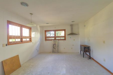 Casa à venda com 300m², 4 quartos e 2 vagas Casa à venda com 300m², 4 quartos e 2 vagasCozinha