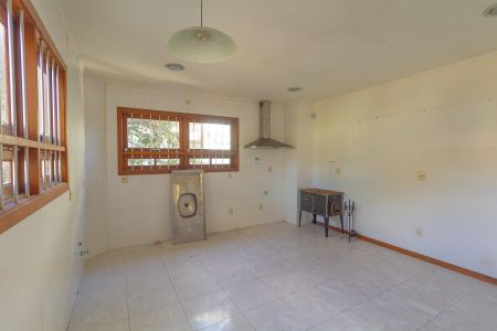 Casa à venda com 300m², 4 quartos e 2 vagas Casa à venda com 300m², 4 quartos e 2 vagasCozinha