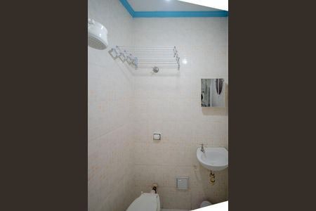 Banheiro de kitnet/studio para alugar com 1 quarto, 20m² em Aclimação, São Paulo