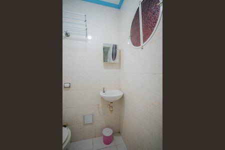 Banheiro de kitnet/studio para alugar com 1 quarto, 20m² em Aclimação, São Paulo