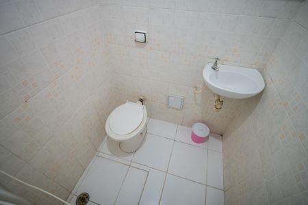 Banheiro de kitnet/studio para alugar com 1 quarto, 20m² em Aclimação, São Paulo