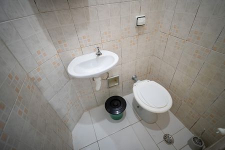 Banheiro Social de kitnet/studio para alugar com 1 quarto, 20m² em Aclimação, São Paulo