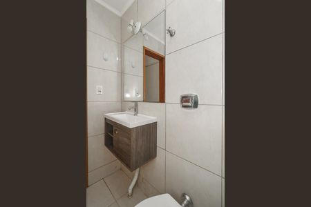 Banheiro de apartamento para alugar com 1 quarto, 39m² em Passo D’areia, Porto Alegre