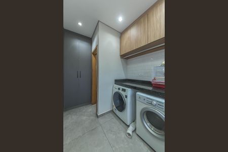 Casa à venda com 135m², 3 quartos e 1 vagaLavanderia