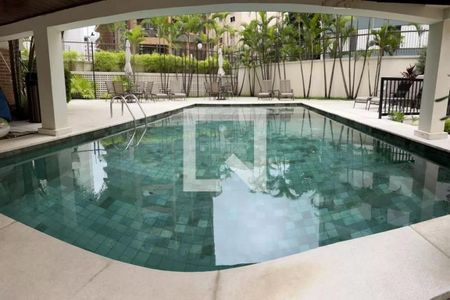 Apartamento à venda com 210m², 4 quartos e 3 vagas Apartamento à venda com 210m², 4 quartos e 3 vagasÁrea comum - Piscina
