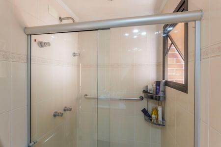 Apartamento à venda com 210m², 4 quartos e 3 vagas Apartamento à venda com 210m², 4 quartos e 3 vagasBanheiro da Suíte 2