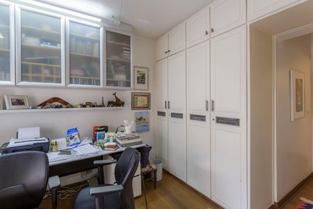 Apartamento à venda com 210m², 4 quartos e 3 vagas Apartamento à venda com 210m², 4 quartos e 3 vagasSuíte 1