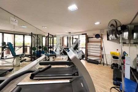 Apartamento à venda com 210m², 4 quartos e 3 vagas Apartamento à venda com 210m², 4 quartos e 3 vagasÁrea comum - Academia