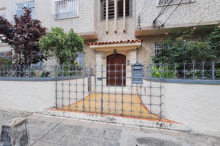 Apartamento à venda com 90m², 3 quartos e sem vaga Apartamento à venda com 90m², 3 quartos e sem vagaFachada