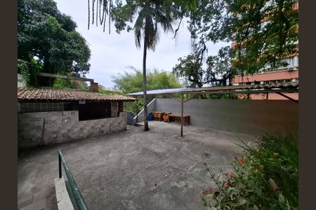 Apartamento à venda com 68m², 2 quartos e sem vagaÁrea comum