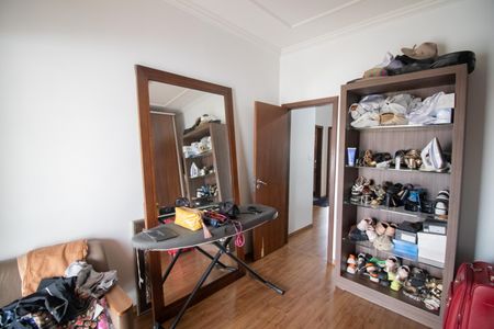 Casa à venda com 520m², 4 quartos e 3 vagas Casa à venda com 520m², 4 quartos e 3 vagasQuarto 3
