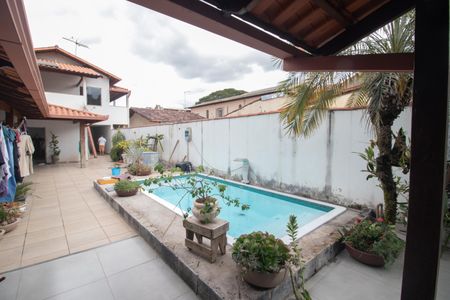 Casa à venda com 520m², 4 quartos e 3 vagas Casa à venda com 520m², 4 quartos e 3 vagasÁrea Externa